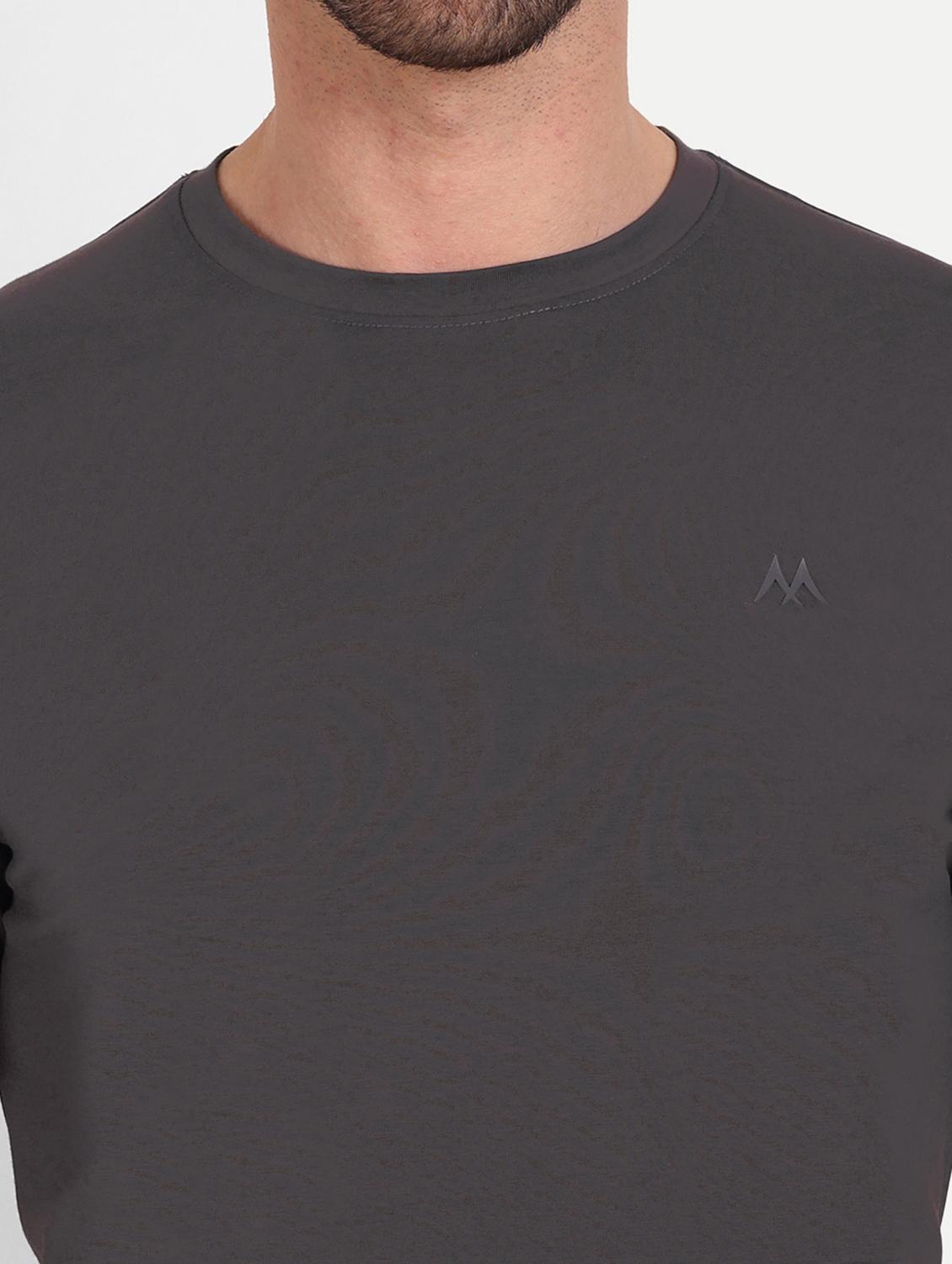 men round neck solids t-shirt - 20131670 - Standard Image - 4