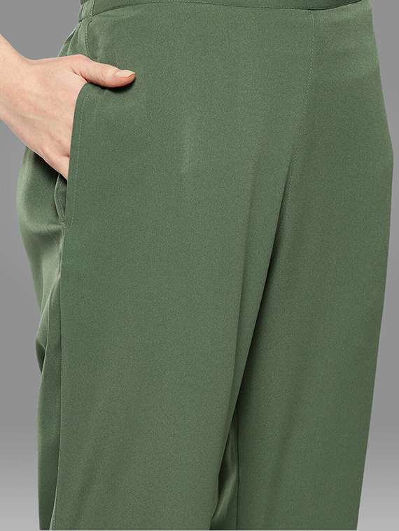 green printed kurta pant set - 20132794 -  Standard Image - 4