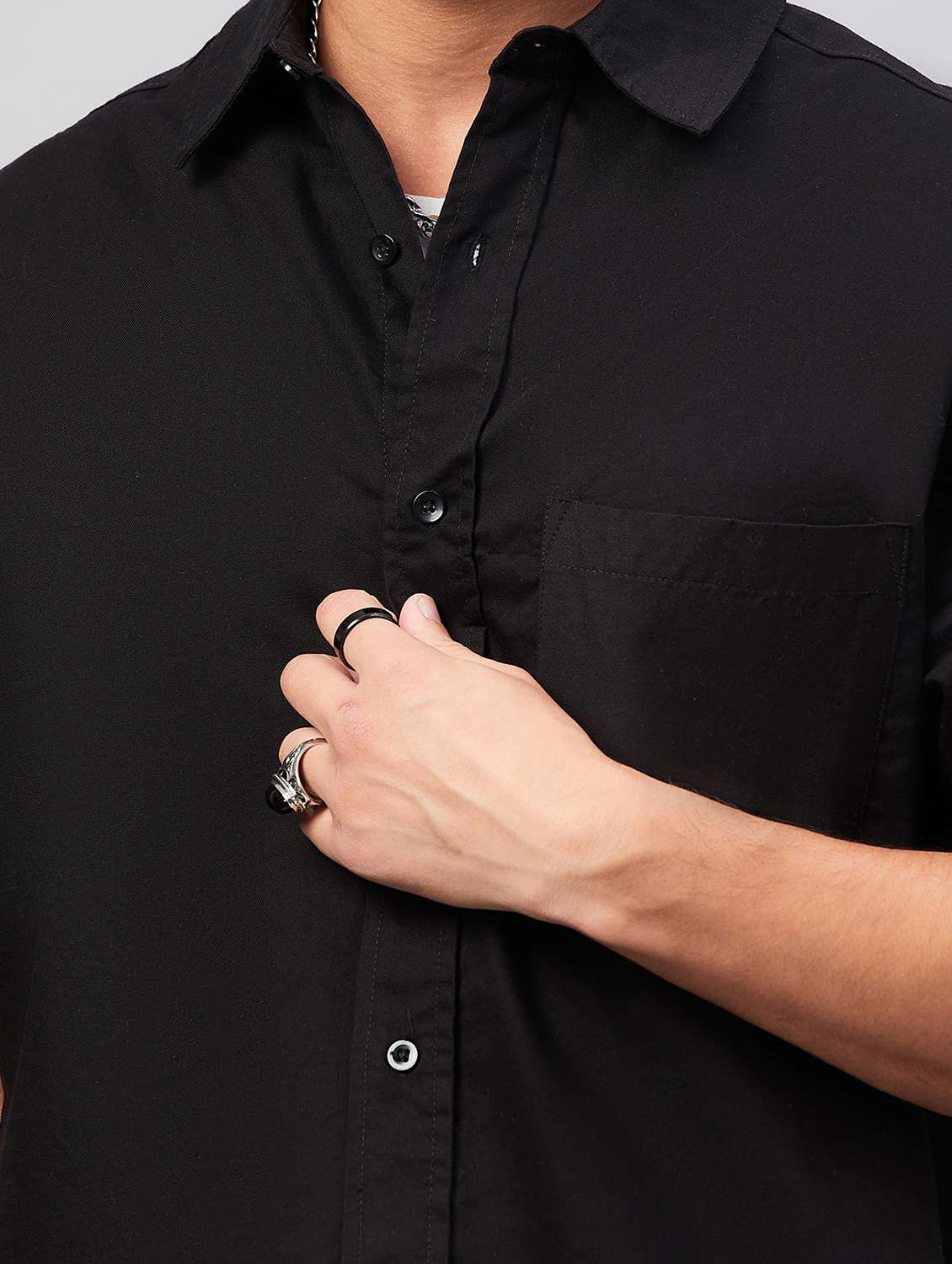 men black solids casual shirt - 20133171 -  Standard Image - 4
