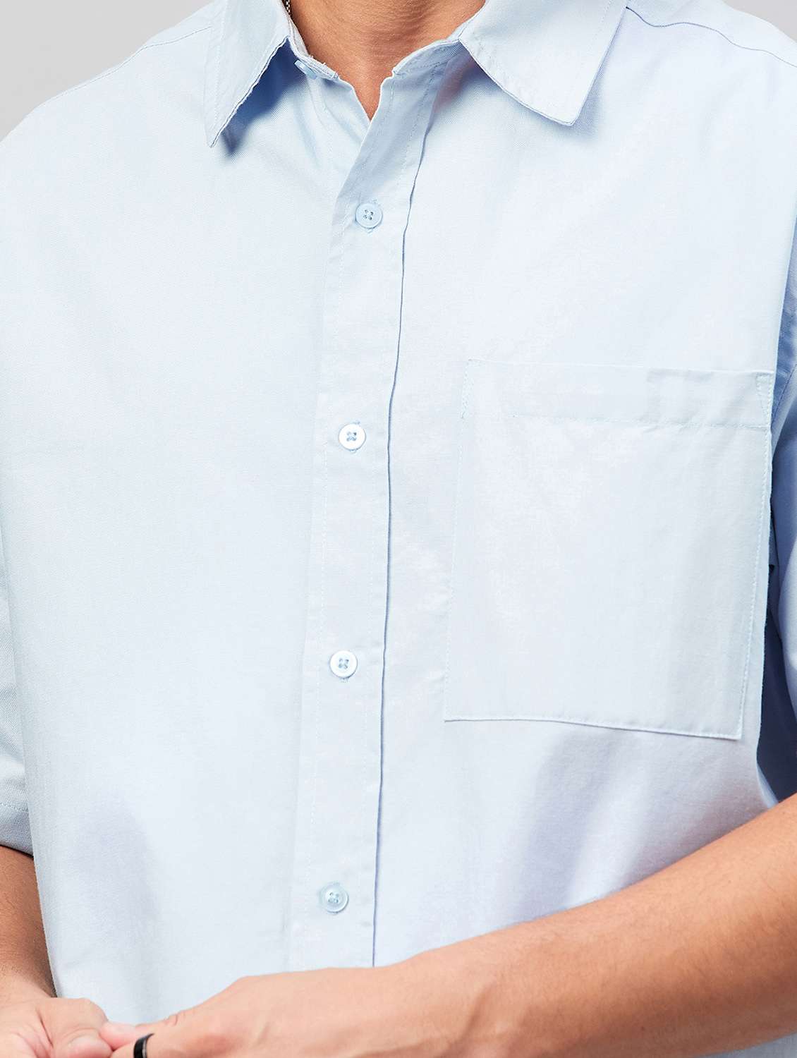 men blue solids casual shirt - 20133173 -  Standard Image - 4