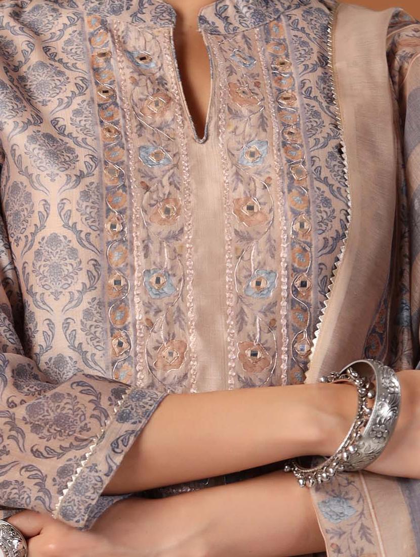 beige three quater sleeves printed suit set - 20133309 - Standard Image - 4
