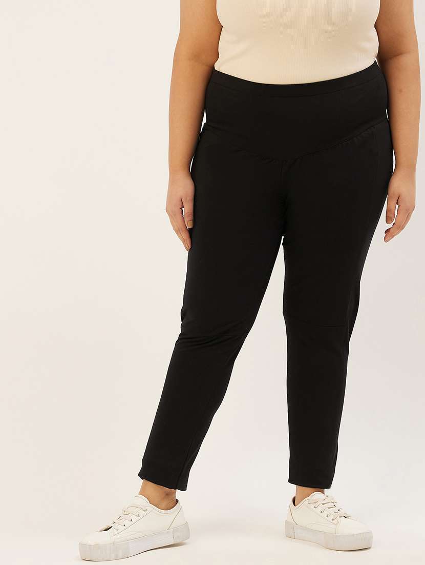 plus size black solid slim fit trouser