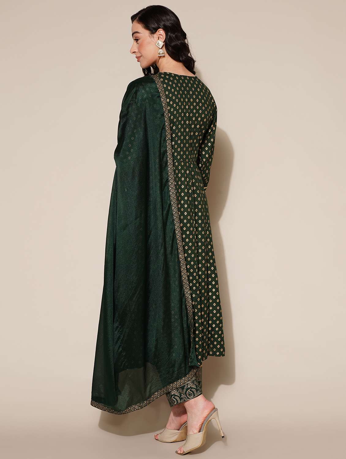green kurta pant with dupatta set - 20158091 -  Standard Image - 1