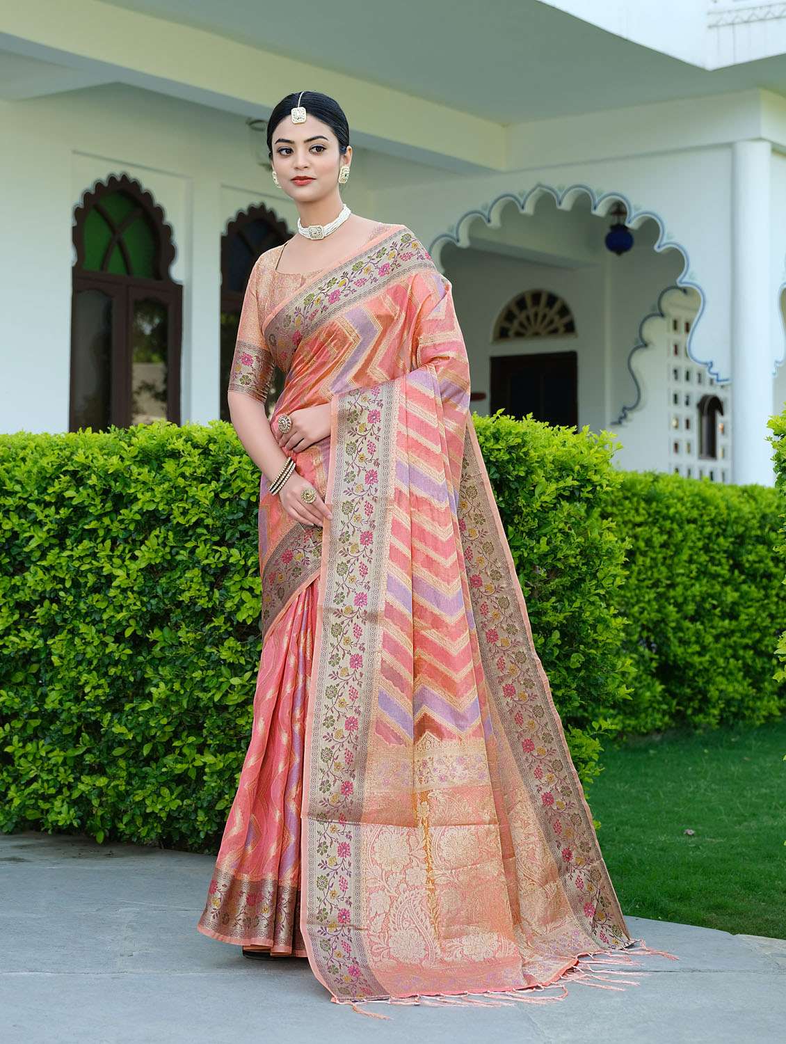 Women's Banarasi Saree With Blouse
