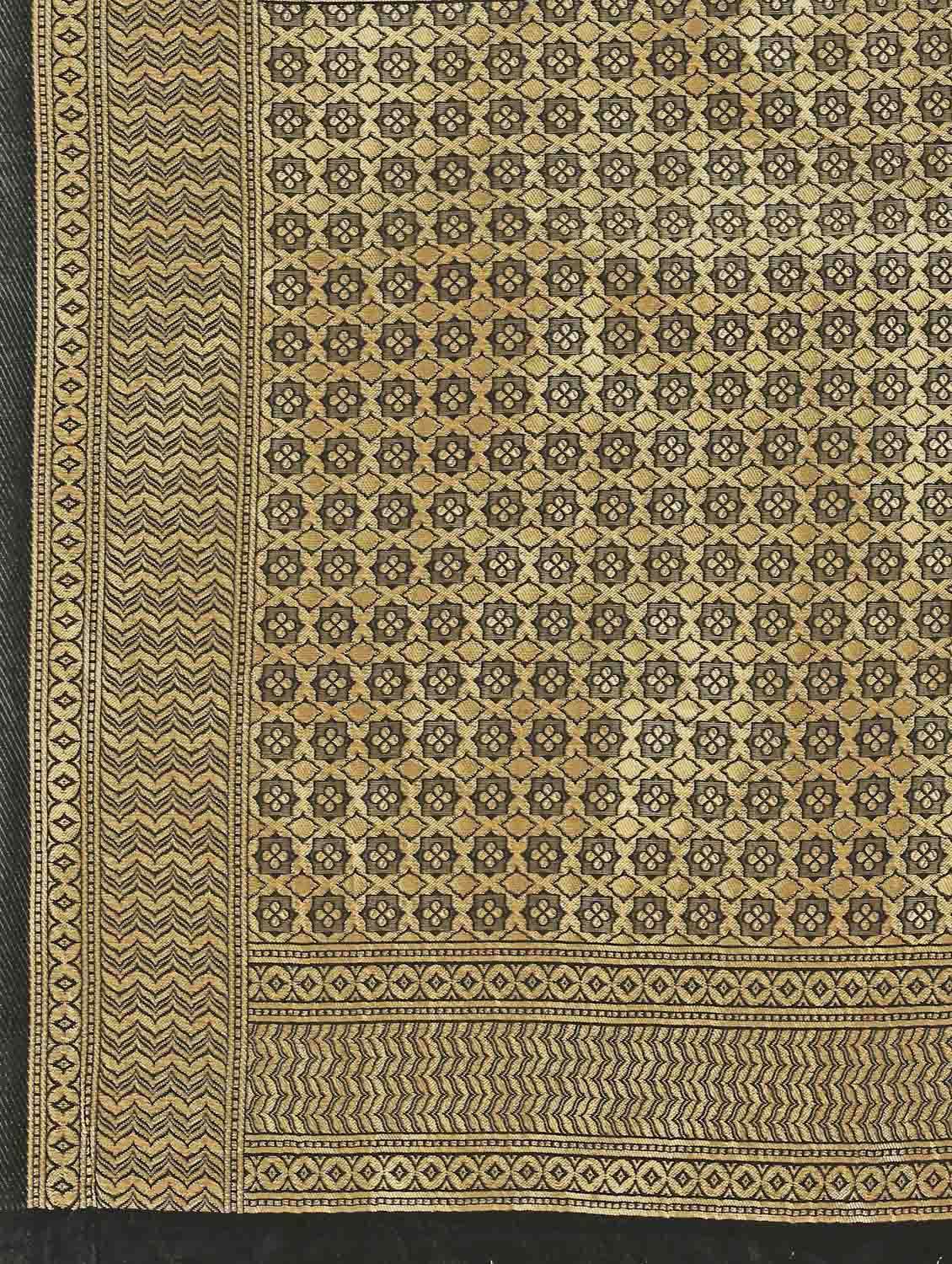 Women's Banarasi Saree With Blouse