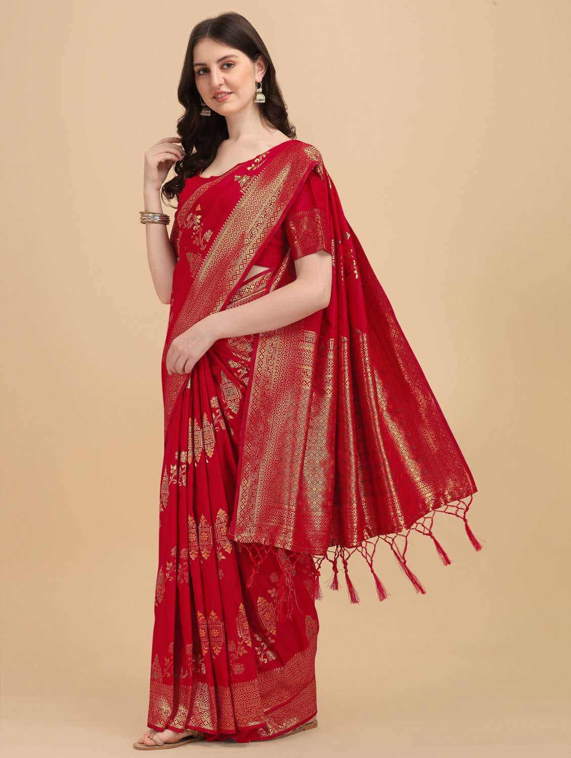 women self design banarasi saree with blouse