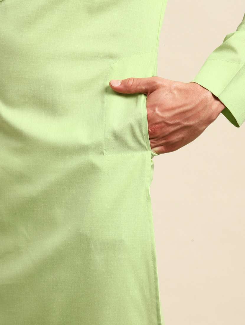 green solid cotton kurta - 20189231 - Standard Image - 4
