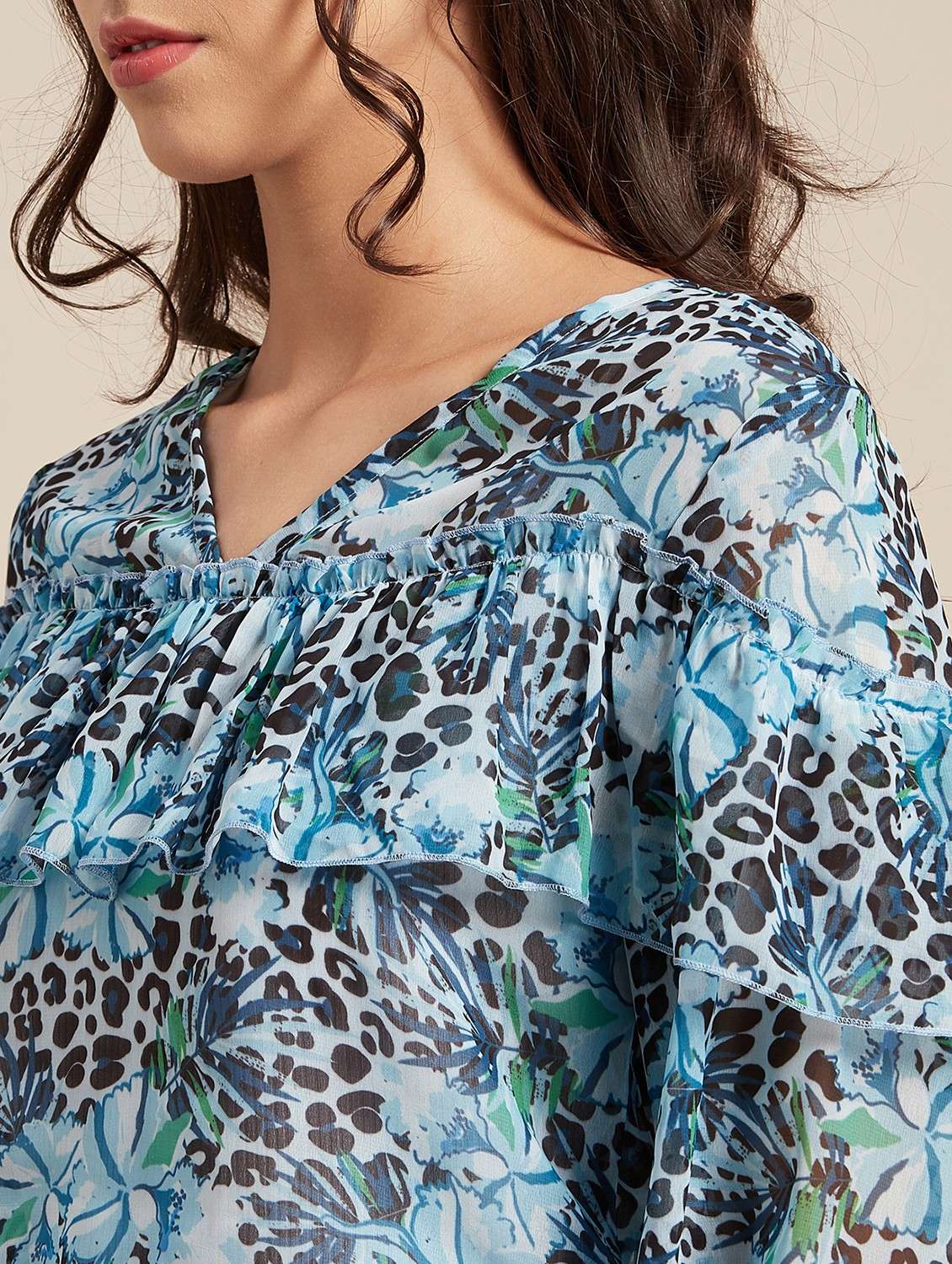 women's blouson v neck top - 20189300 - Standard Image - 4