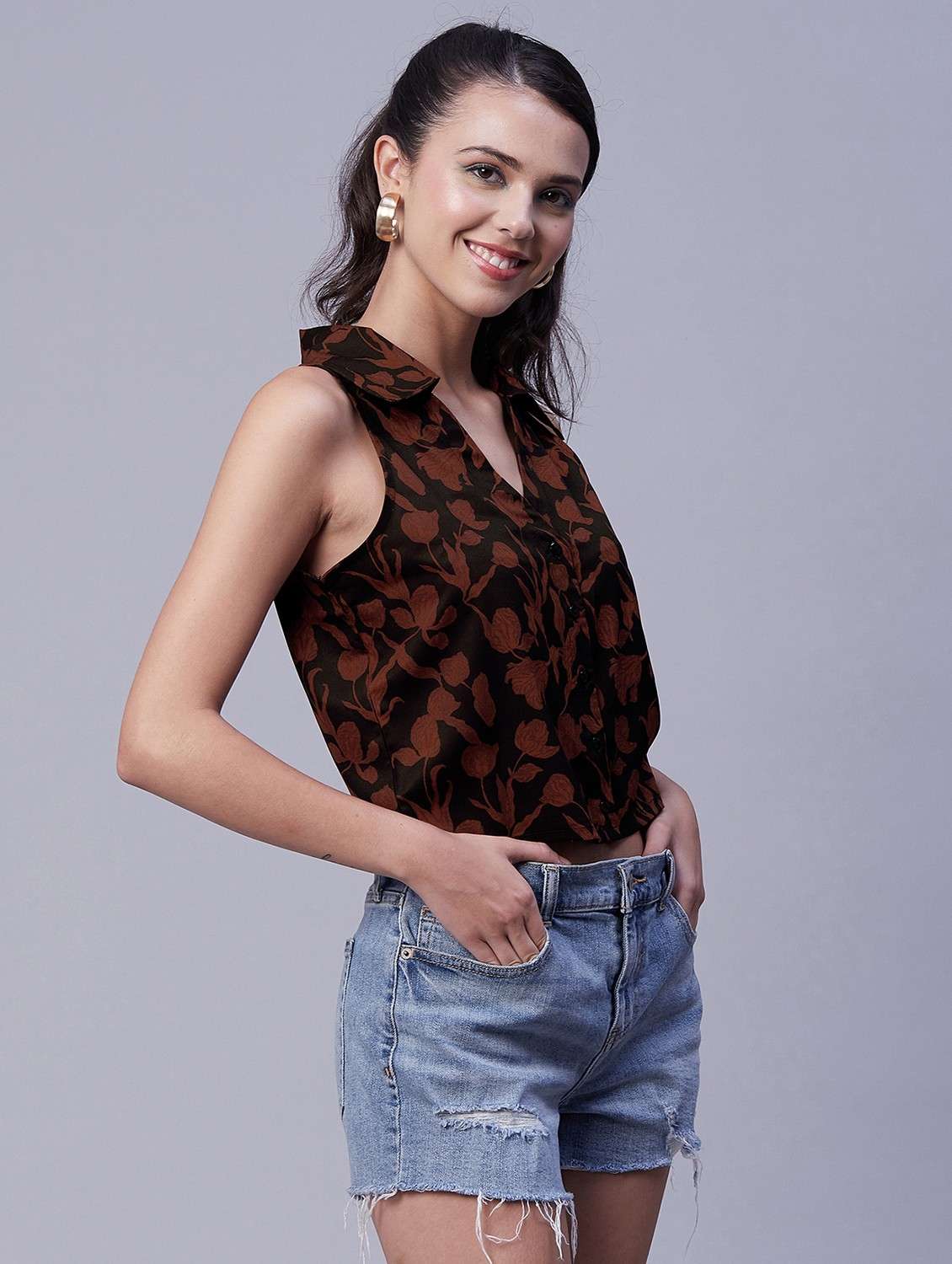 women's crop v neck top - 20189307 -  Standard Image - 1