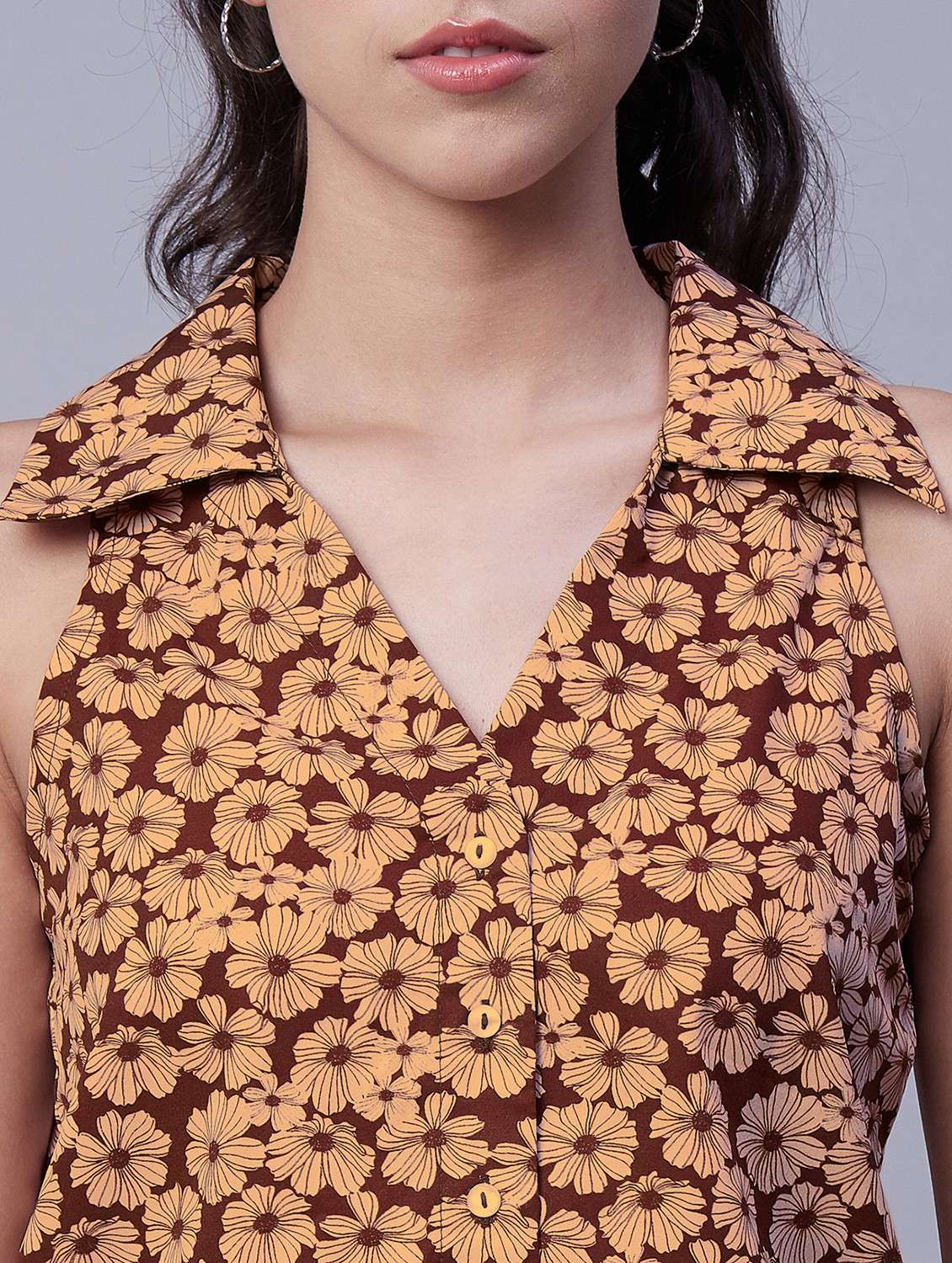 beige florals printed v neck regular top - 20189309 -  Standard Image - 4