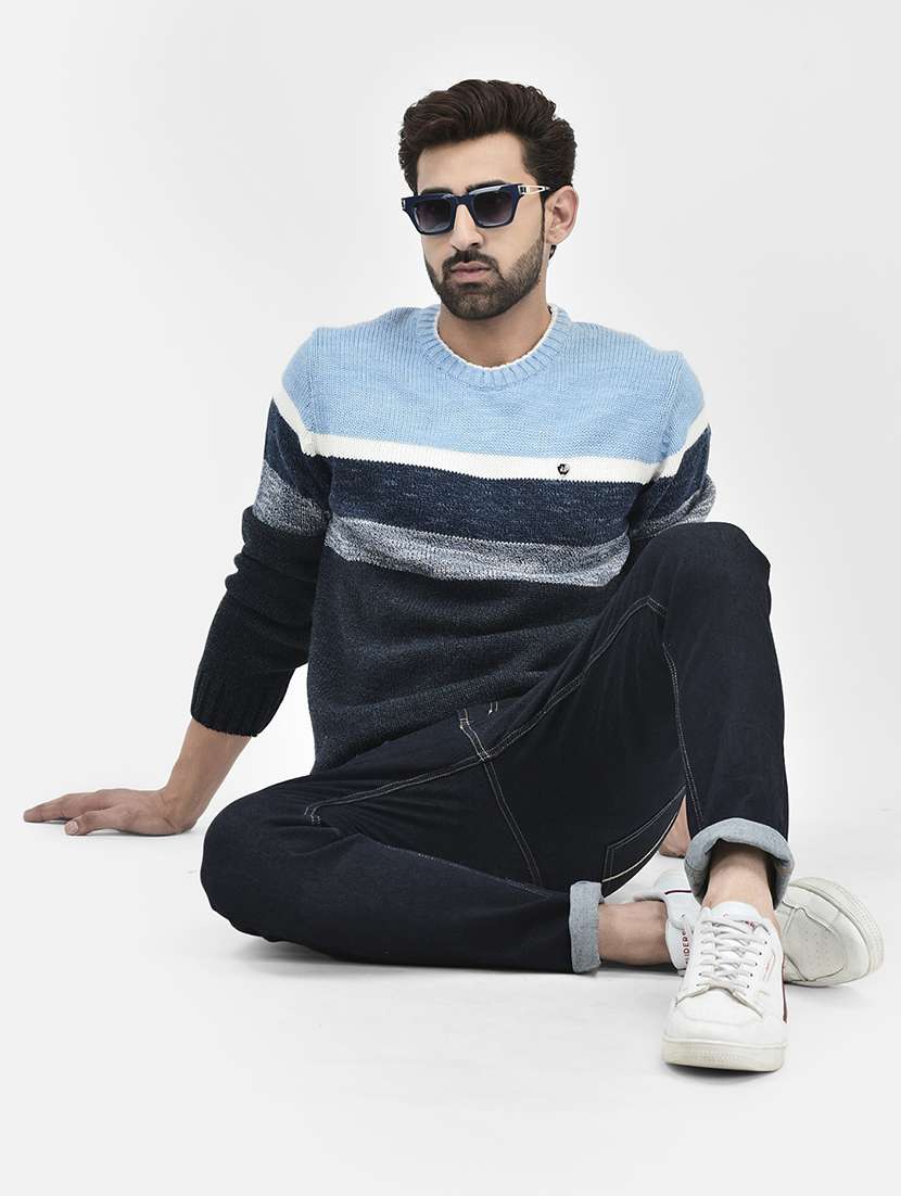 light blue stripes round neck pullovers - 20189643 - Standard Image - 4