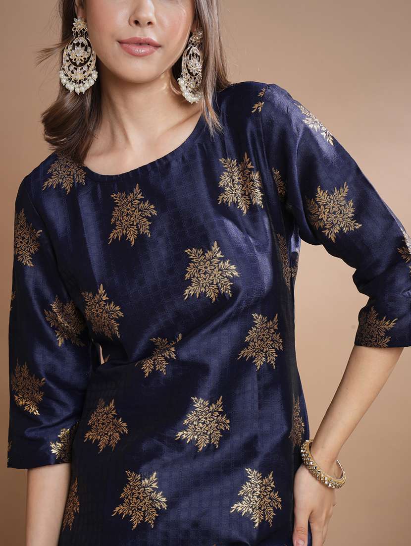 women three quarter sleeve kurta pant with dupatta set - 20194131 -  Standard Image - 4