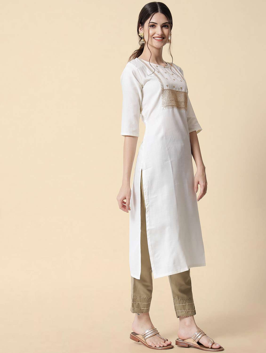 white round neck kurta pant set with dupatta - 20194575 -  Standard Image - 1