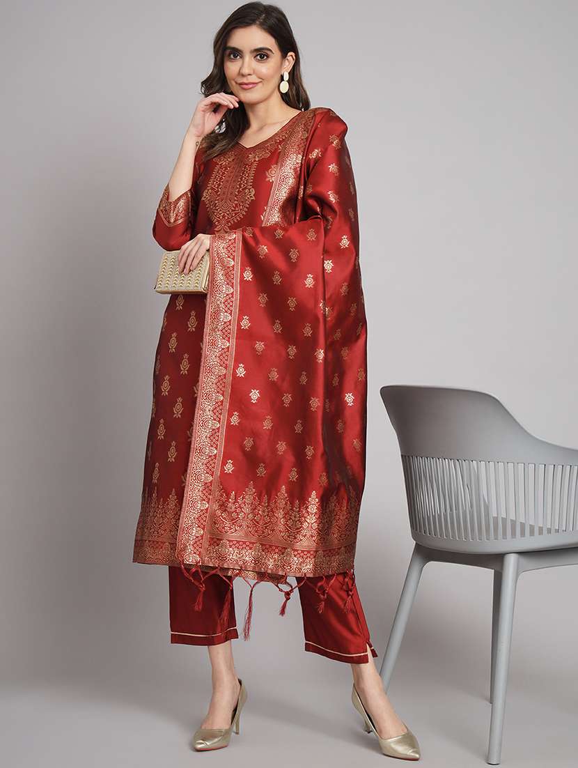 maroon v neck kurta pant set with dupatta