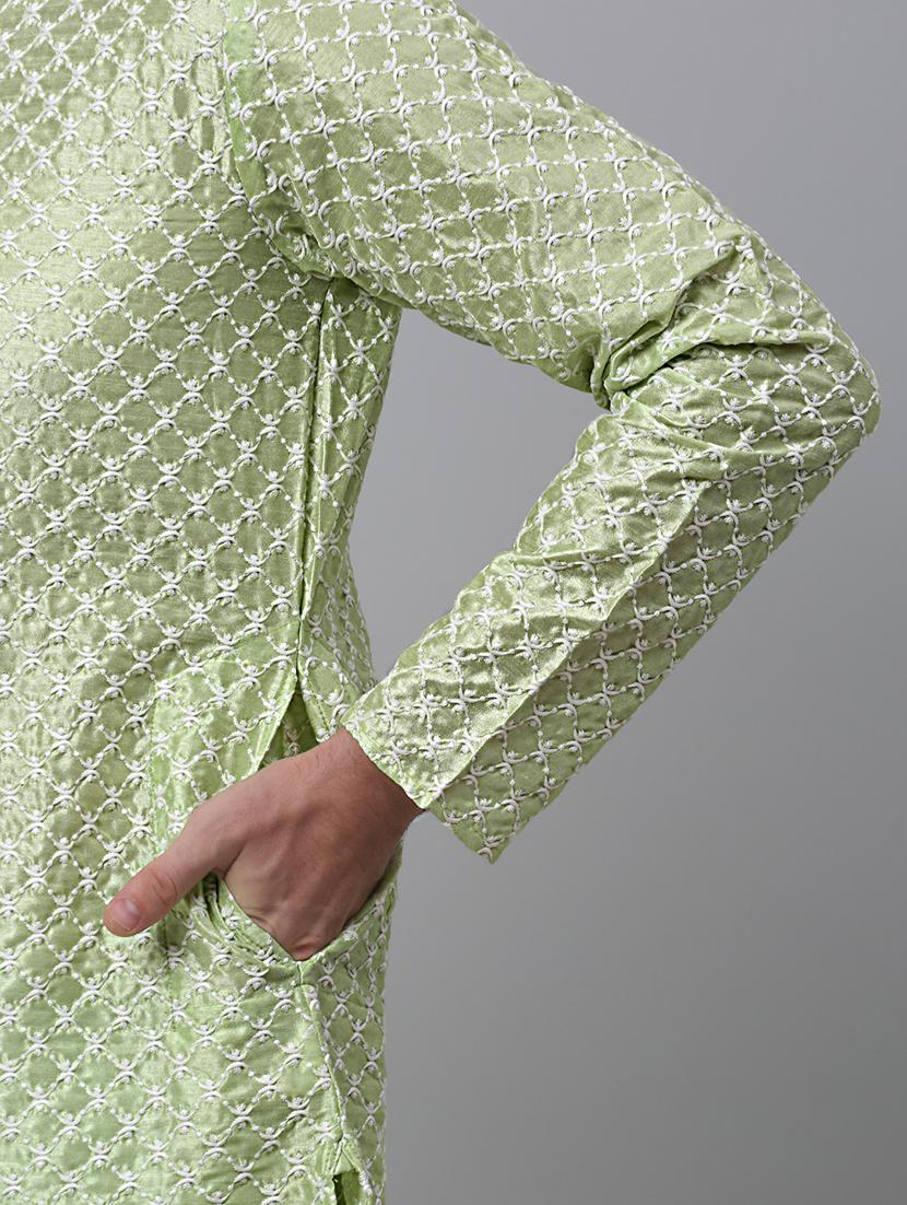 men solid with work mandarin neck long kurta - 20204729 - Standard Image - 4