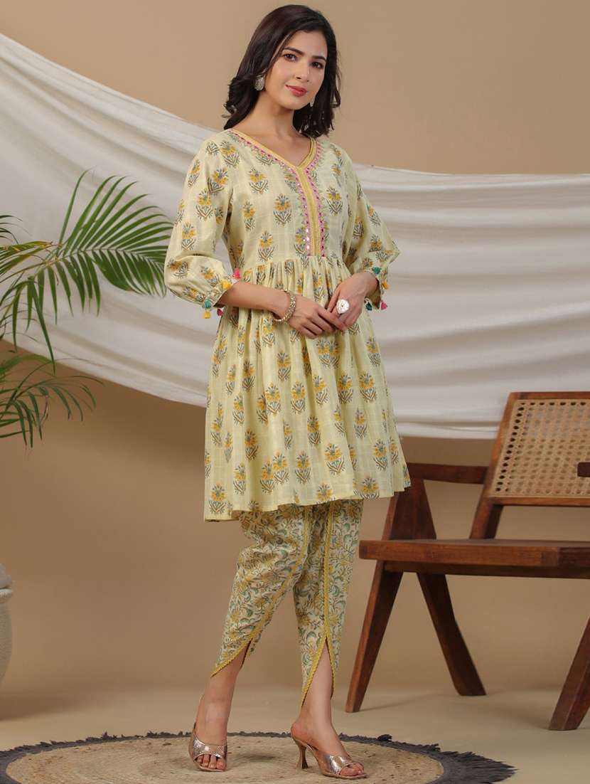 women yellow floral dhoti kurta set - 20205541 -  Standard Image - 1
