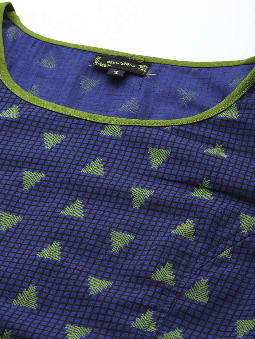 blue printed stitched blouse - 20212972 - Standard Image - 4