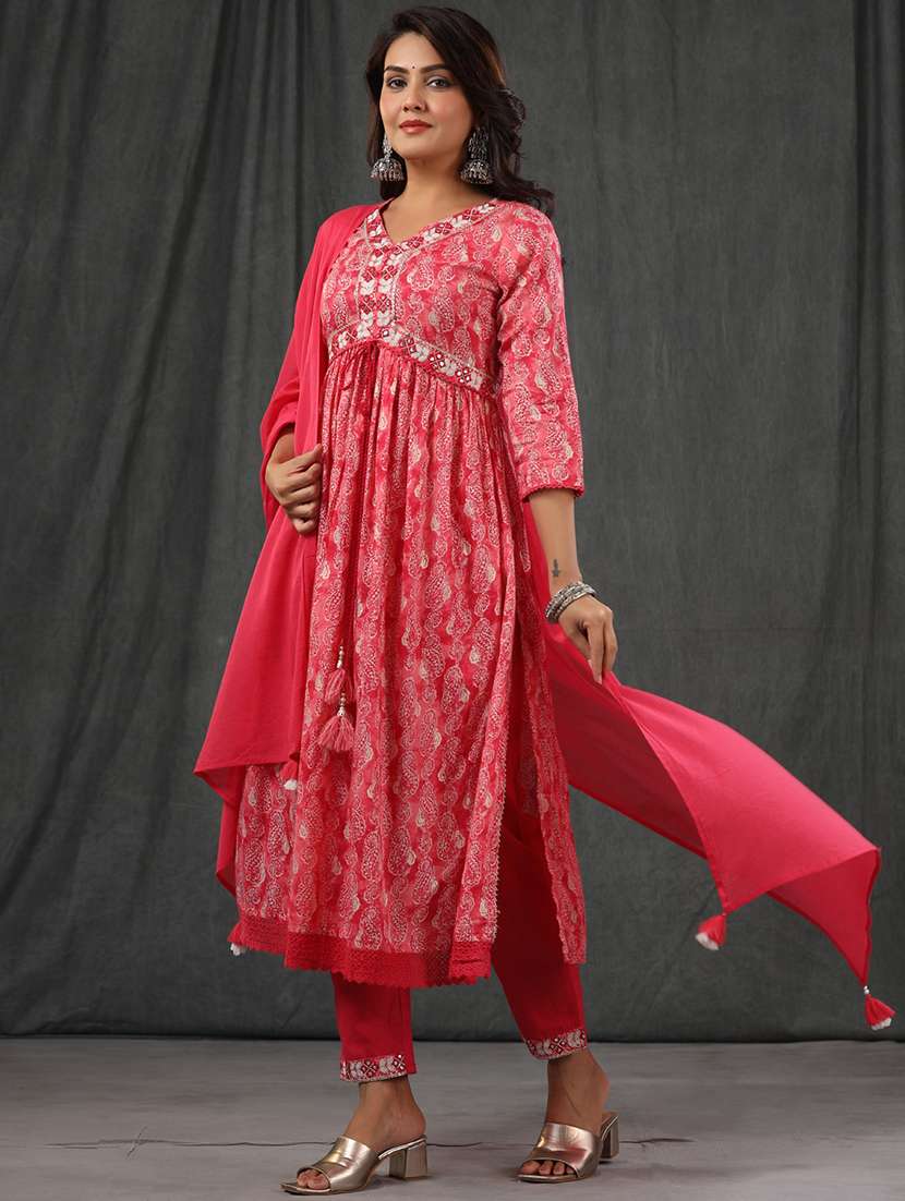 women three quarter sleeve kurta pant with dupatta set - 20223788 - Standard Image - 1