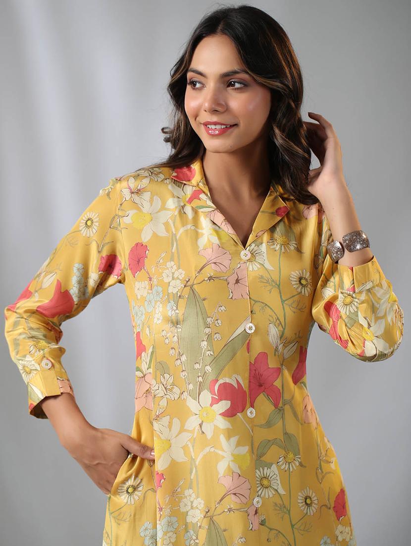 yellow crepe kurta pant set - 20225716 - Standard Image - 4