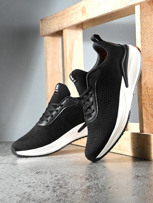 men black lace-up running sports shoe - 20230220 - Standard Image - 0