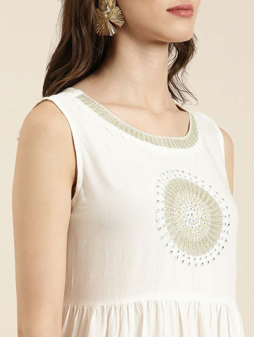 women embroidered kurta with jacket - 20252369 - Standard Image - 4