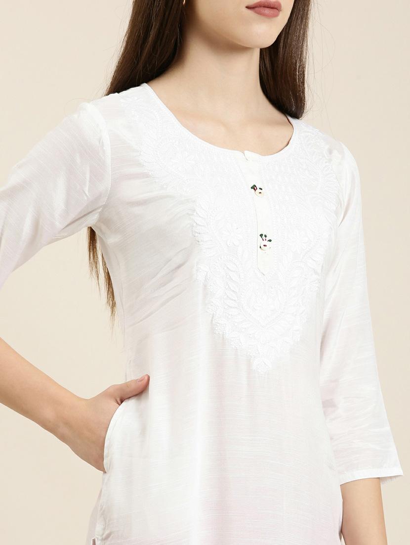 women yoke embroidered straight kurta - 20252431 - Standard Image - 4