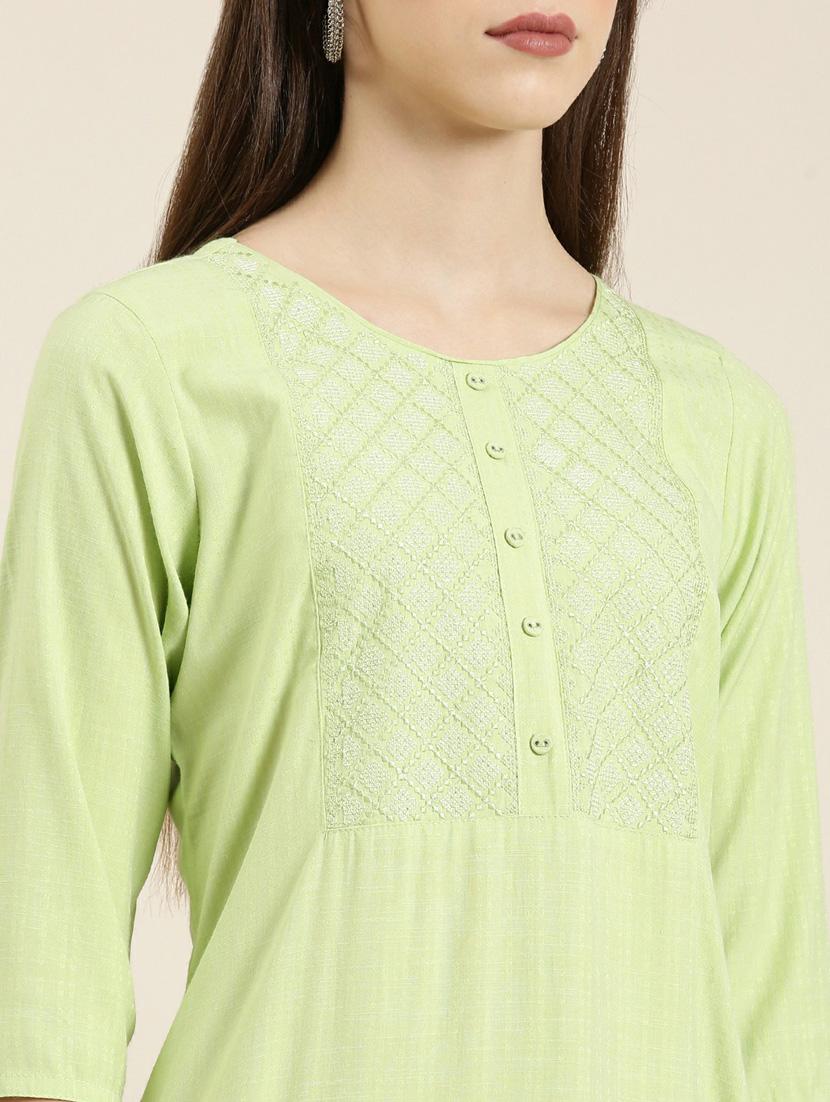 women round neck embroidered straight kurta - 20252500 - Standard Image - 4