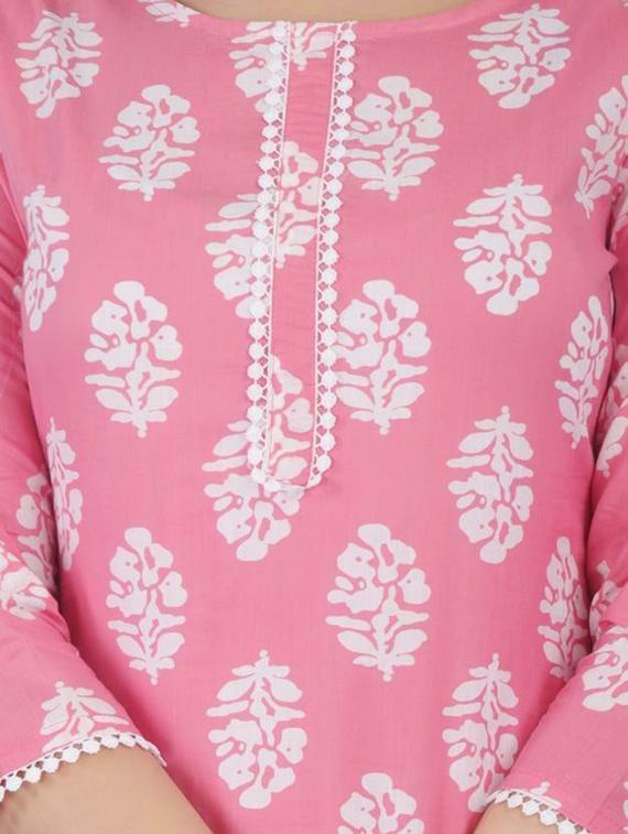 women pink round neck straight kurta - 20263787 - Standard Image - 4