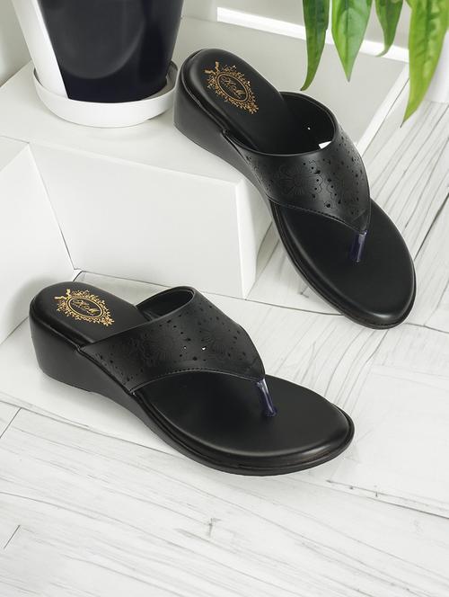 women toe separator wedges - 20267594 -  Standard Image - 0
