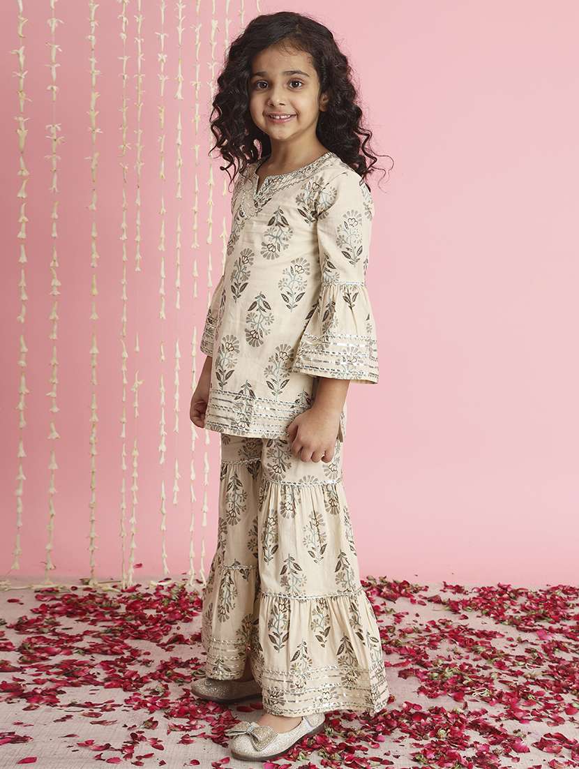 girl floral print kurta sharara set - 20271954 -  Standard Image - 1