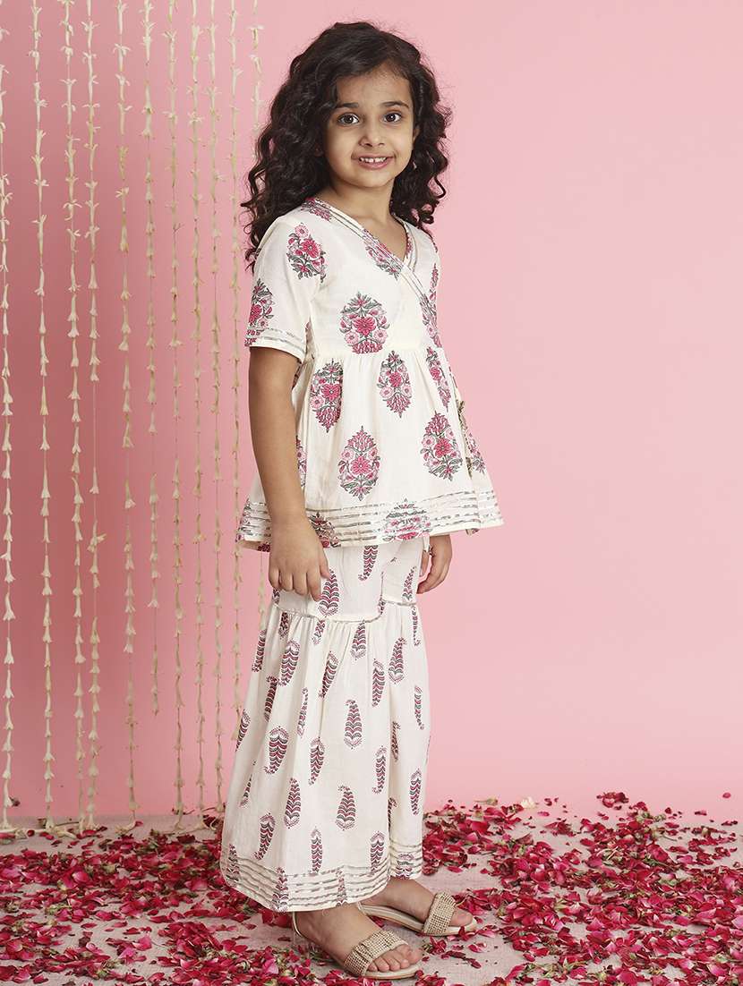 girl paisley print kurta sharara set - 20271956 -  Standard Image - 1