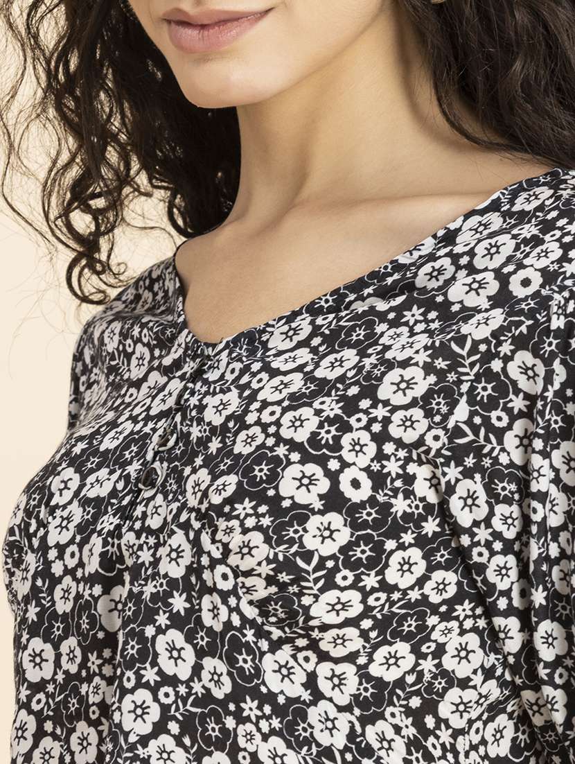 women black floral printed top - 20272085 -  Standard Image - 4