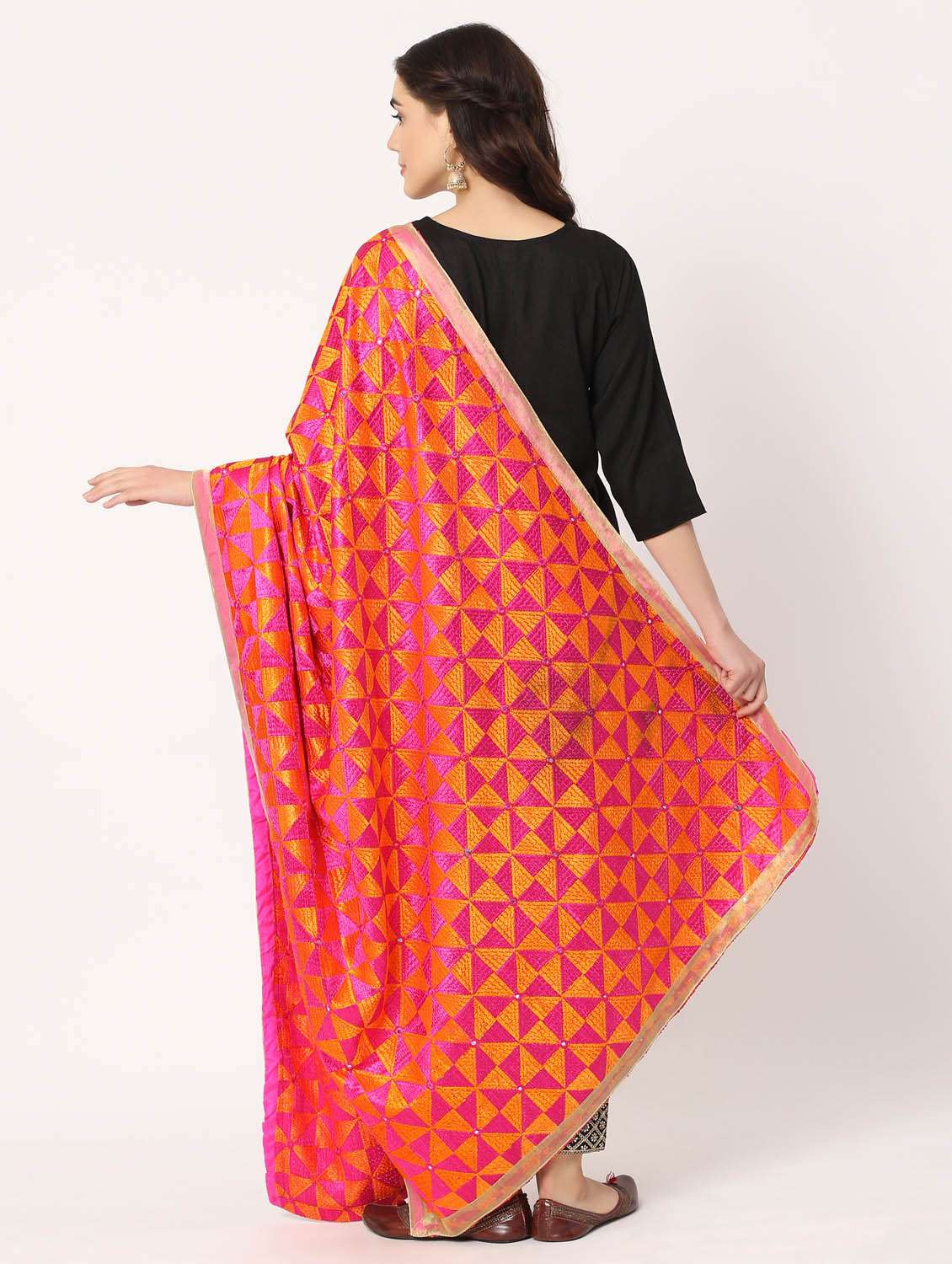 women pink phulkari embroiidered dupatta - 20276635 -  Standard Image - 4