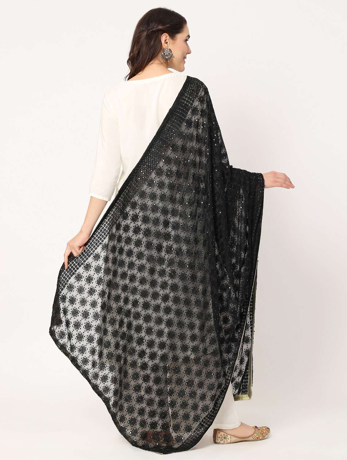women black phulkari embroidered dupatta  - 20276658 -  Standard Image - 4