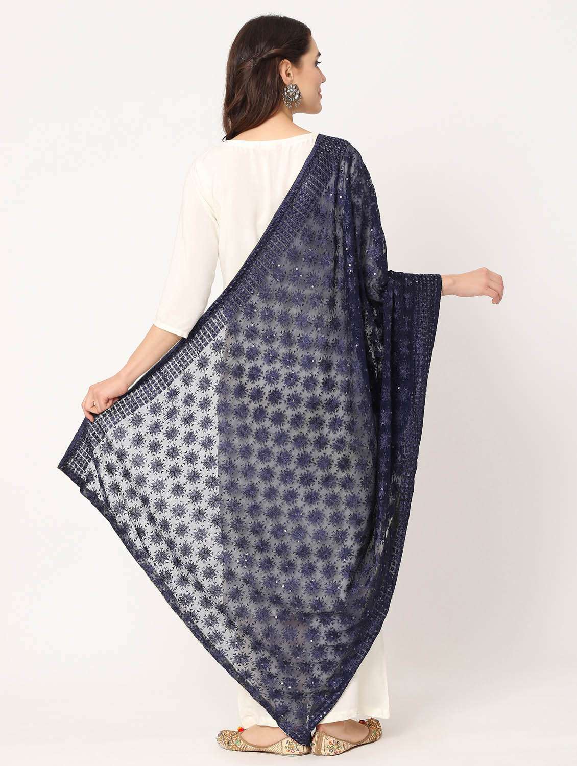 women blue phulkari embroidered dupatta  - 20276660 -  Standard Image - 4