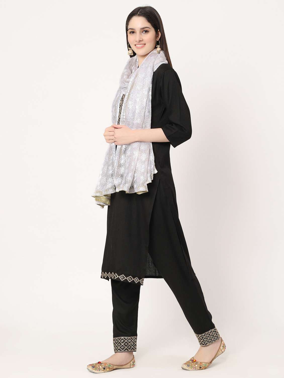 women white phulkari embroidered dupatta - 20276668 - Standard Image - 1