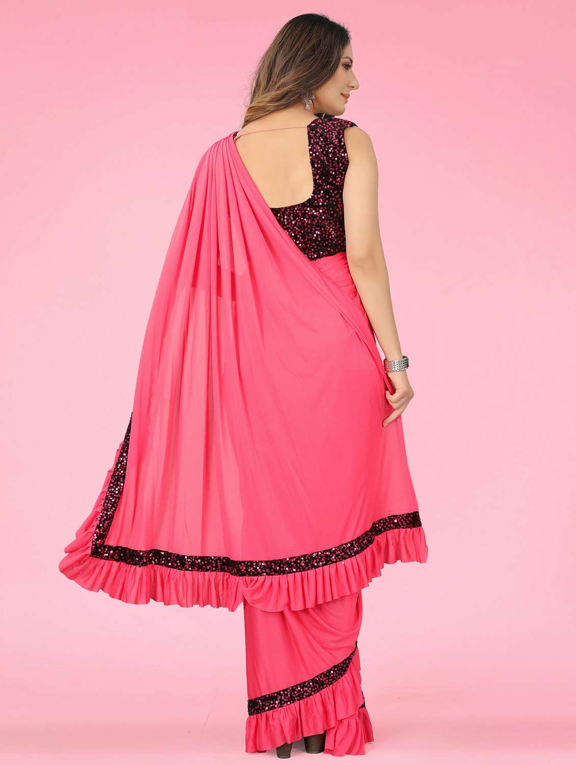 women's bordered pink colored saree with blouse - 20284971 -  Standard Image - 1