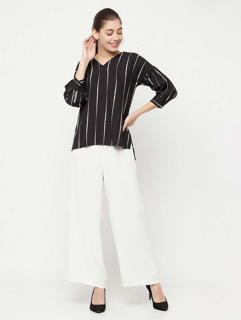 black stripes straight top - 20294928 -  Standard Image - 4