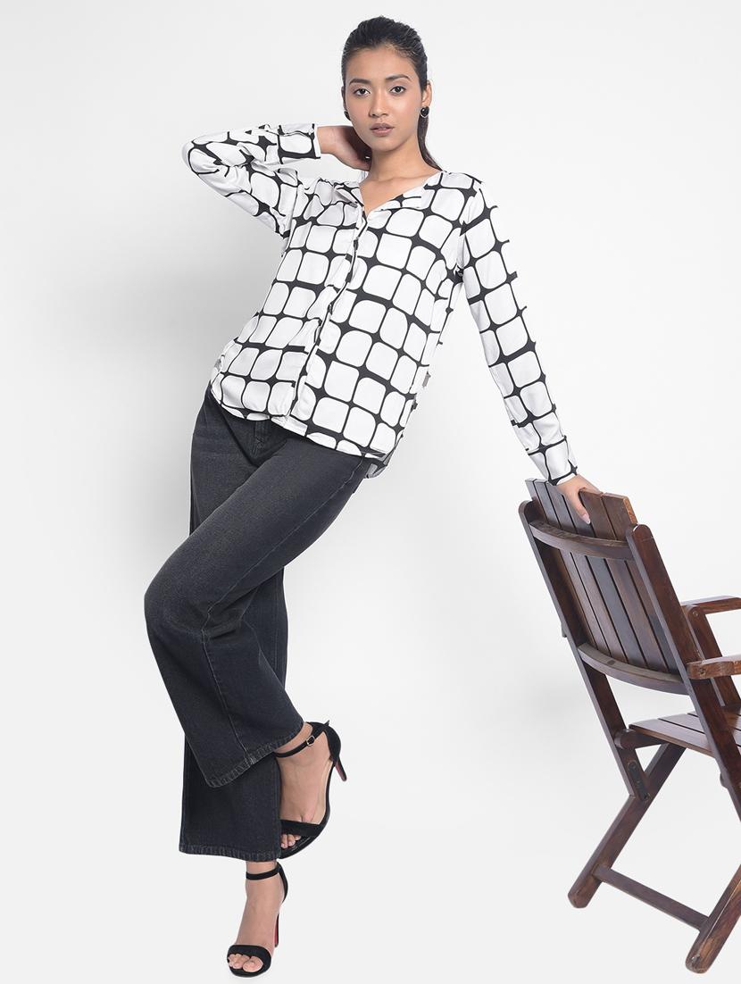 white geometric regular top - 20296109 - Standard Image - 4