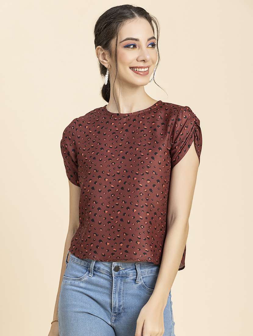 women's straight round neck top