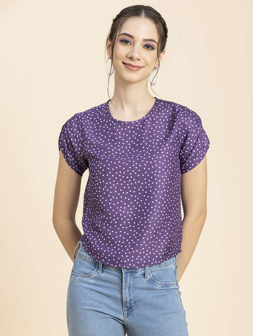 women polka doted short sleeves top