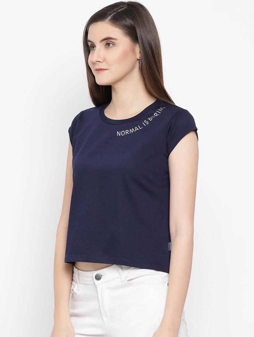 navy blue typography crop t-shirt - 20298836 -  Standard Image - 1