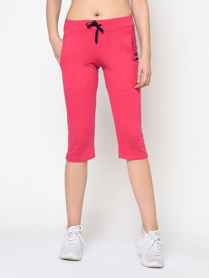 women mid rise solid capri 