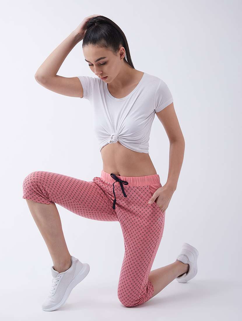 women mid rise printed capri  - 20300184 -  Standard Image - 4
