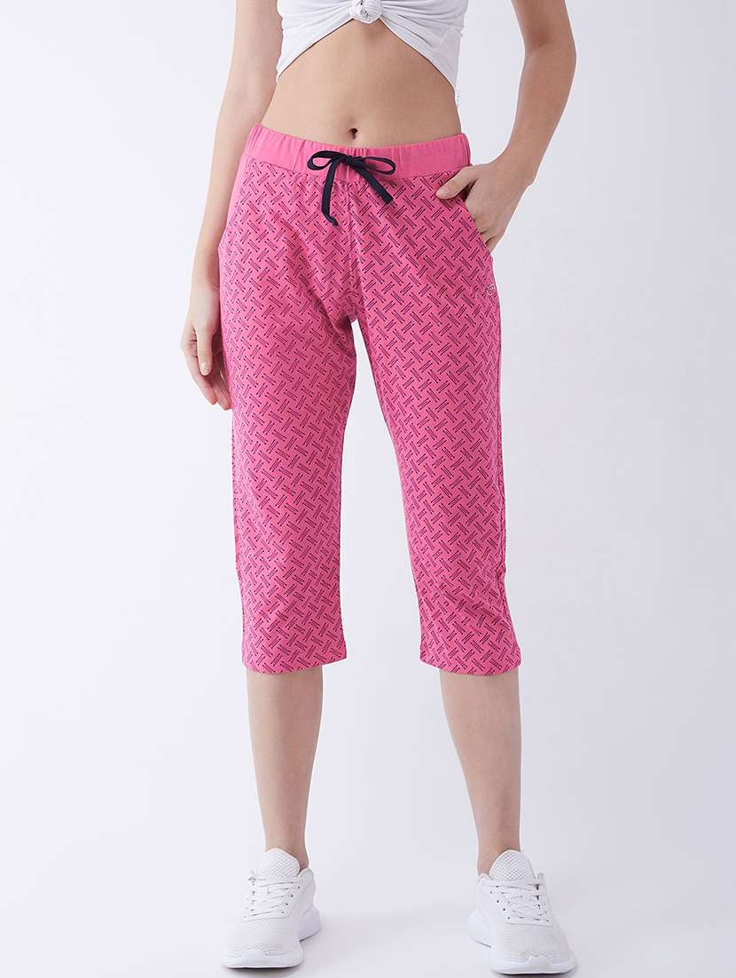 women mid rise printed capri 