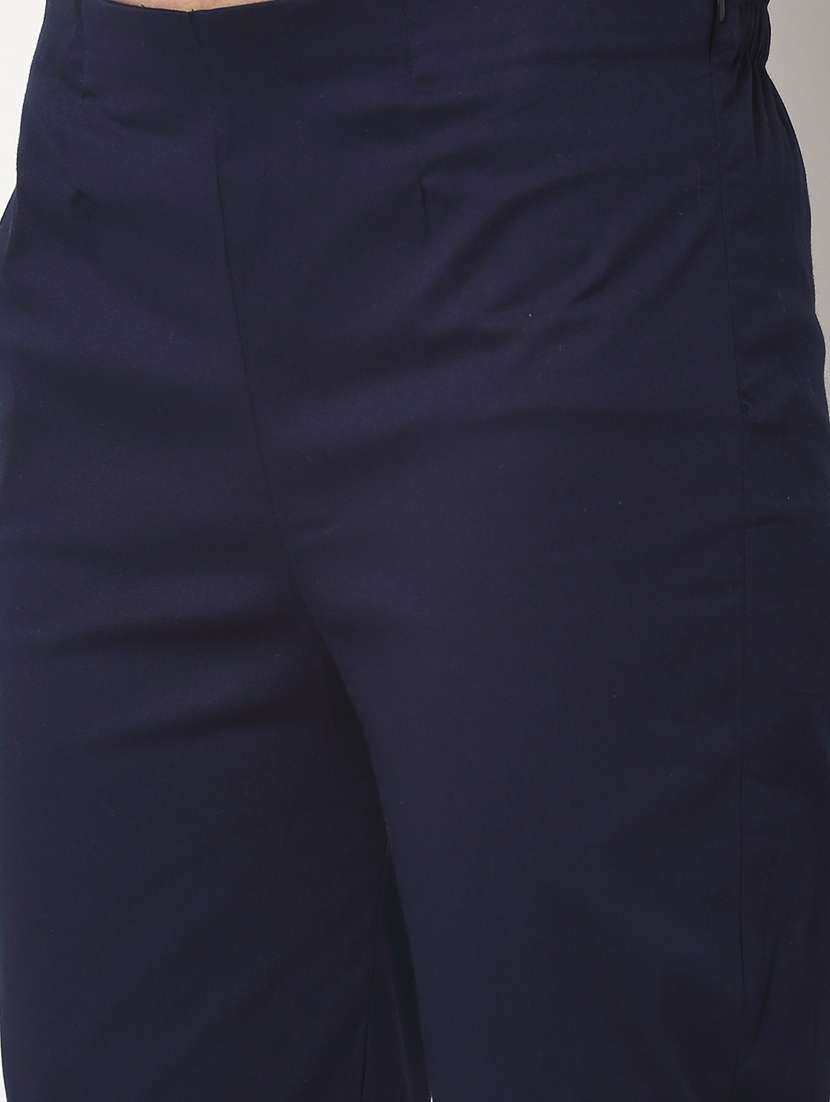 women solid pleated cigarette pants - 20301405 -  Standard Image - 4