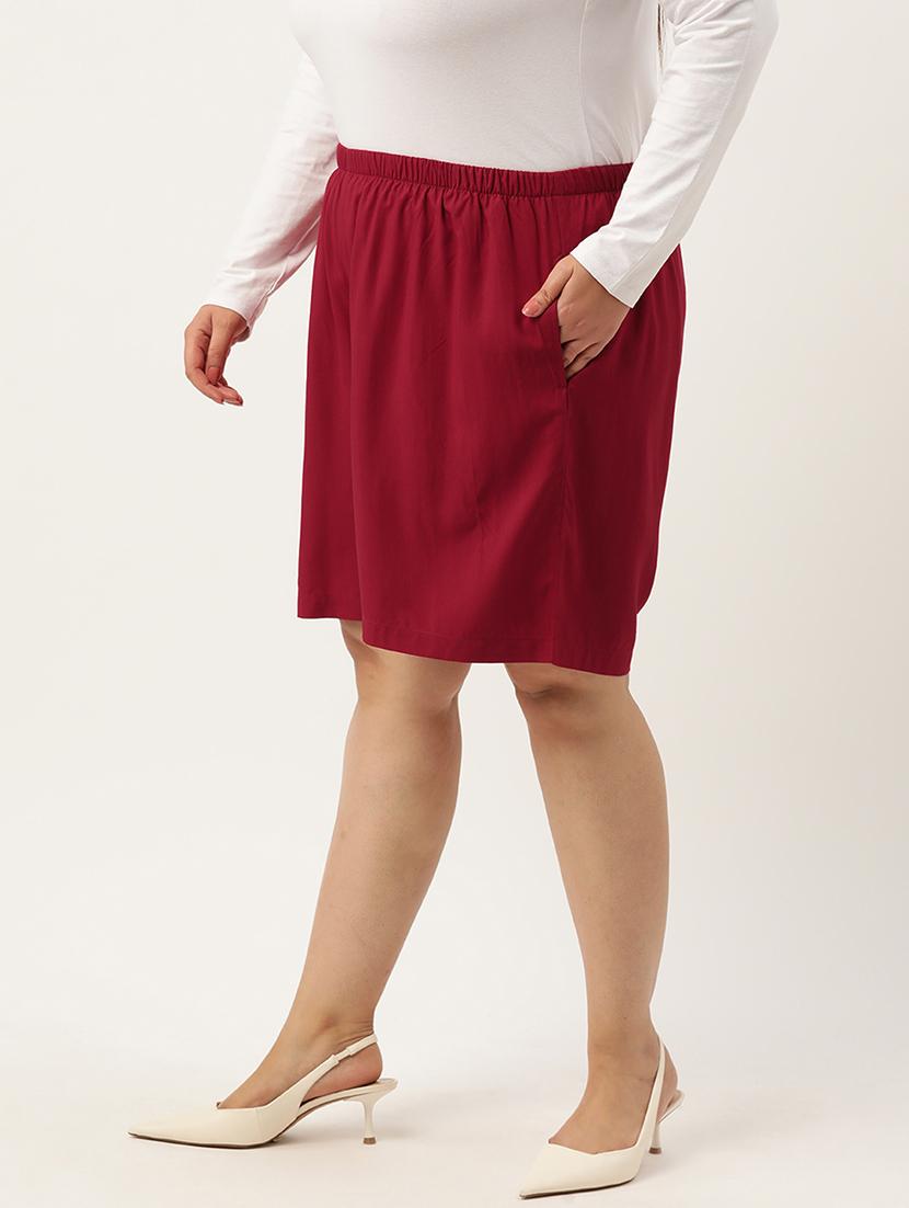 maroon solid knee length short - 20302778 - Standard Image - 1
