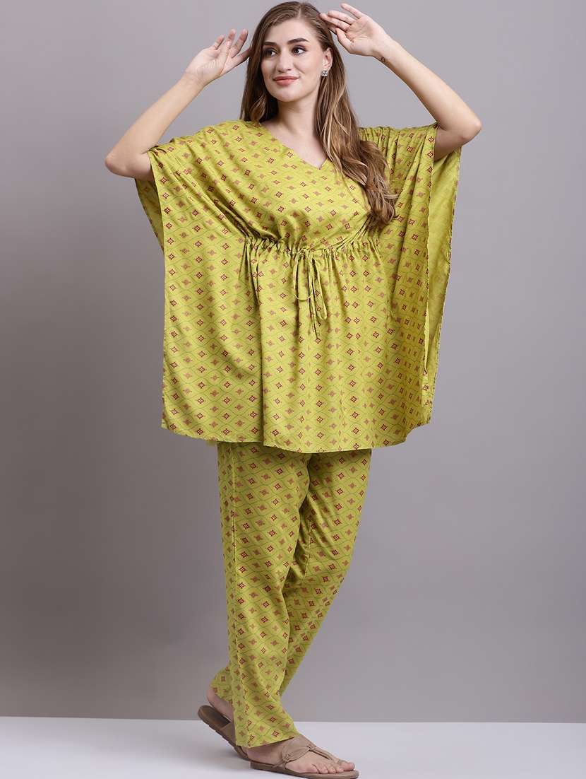 green geometric print co-ord set - 20309424 - Standard Image - 1