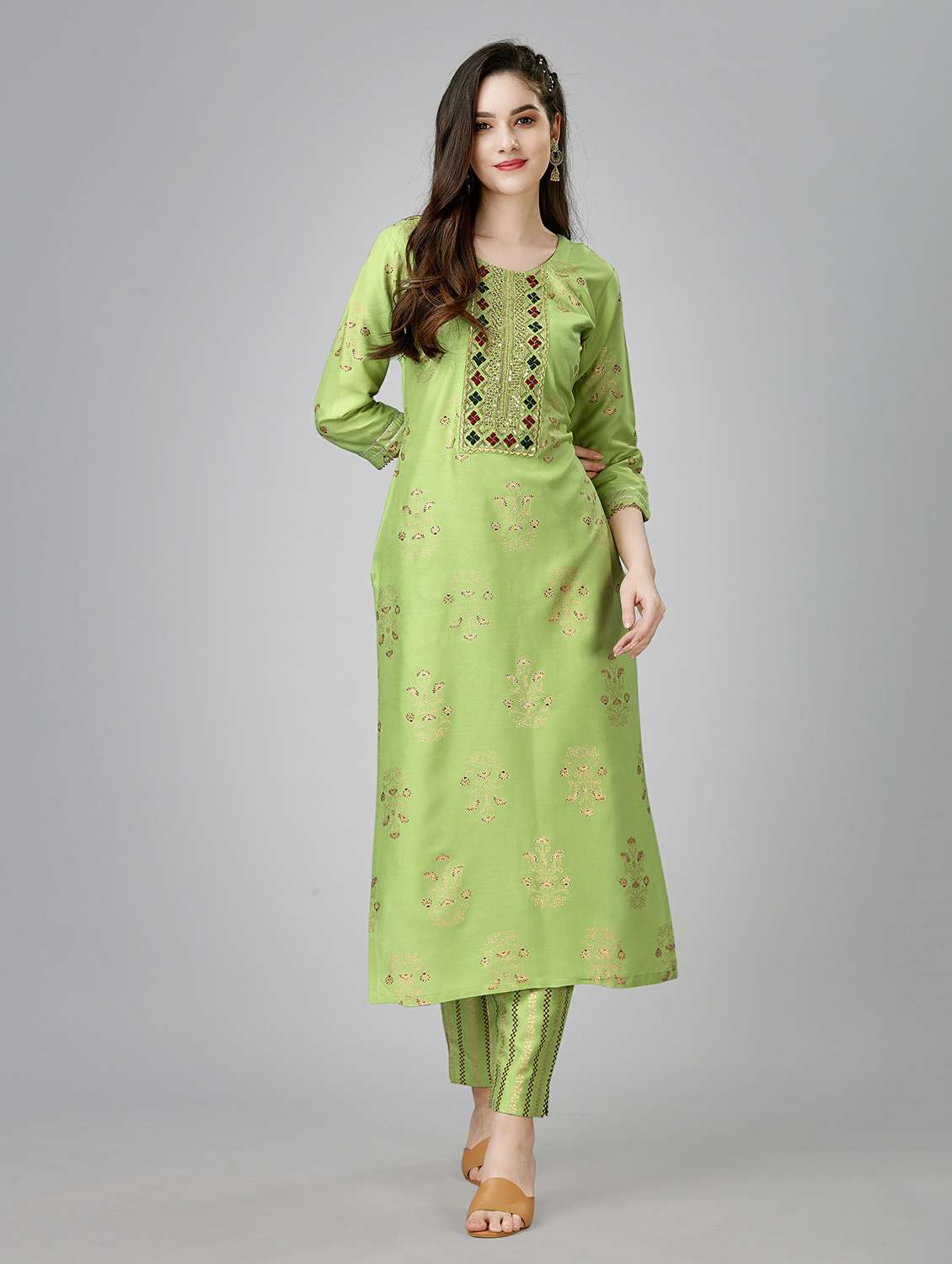 women green round neck kurta pant set