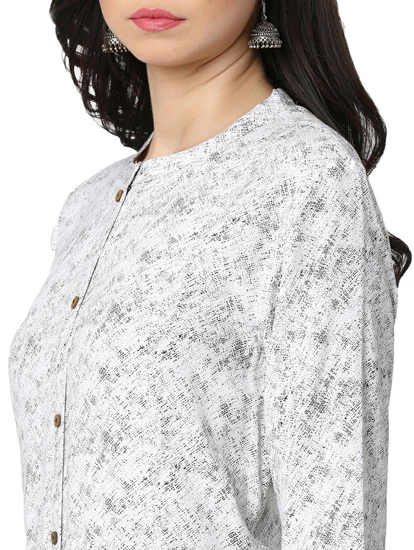 women white round neck straight kurta - 20319655 - Standard Image - 4